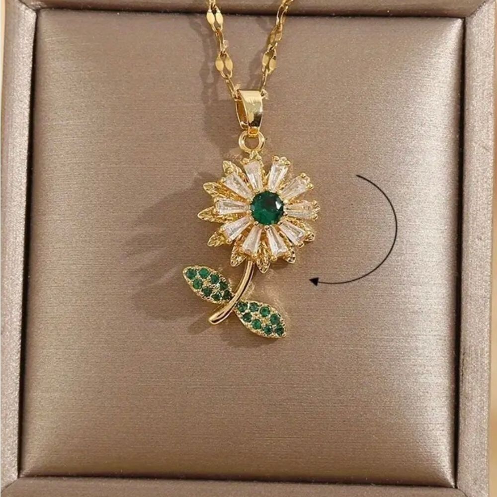 18K Gold Plated Spinning Flower Diamond Pendant Necklace